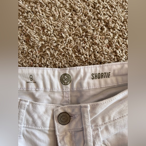 White Jean shorts size 9 - Picture 3 of 3